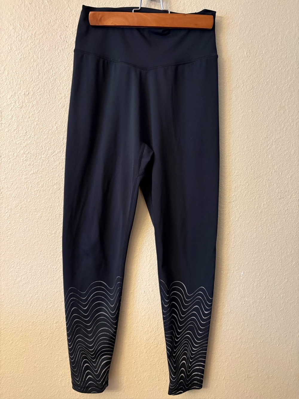 Buffbunny Women’s Black High Waist Leggings Large Reflective Wave Athletic Pants